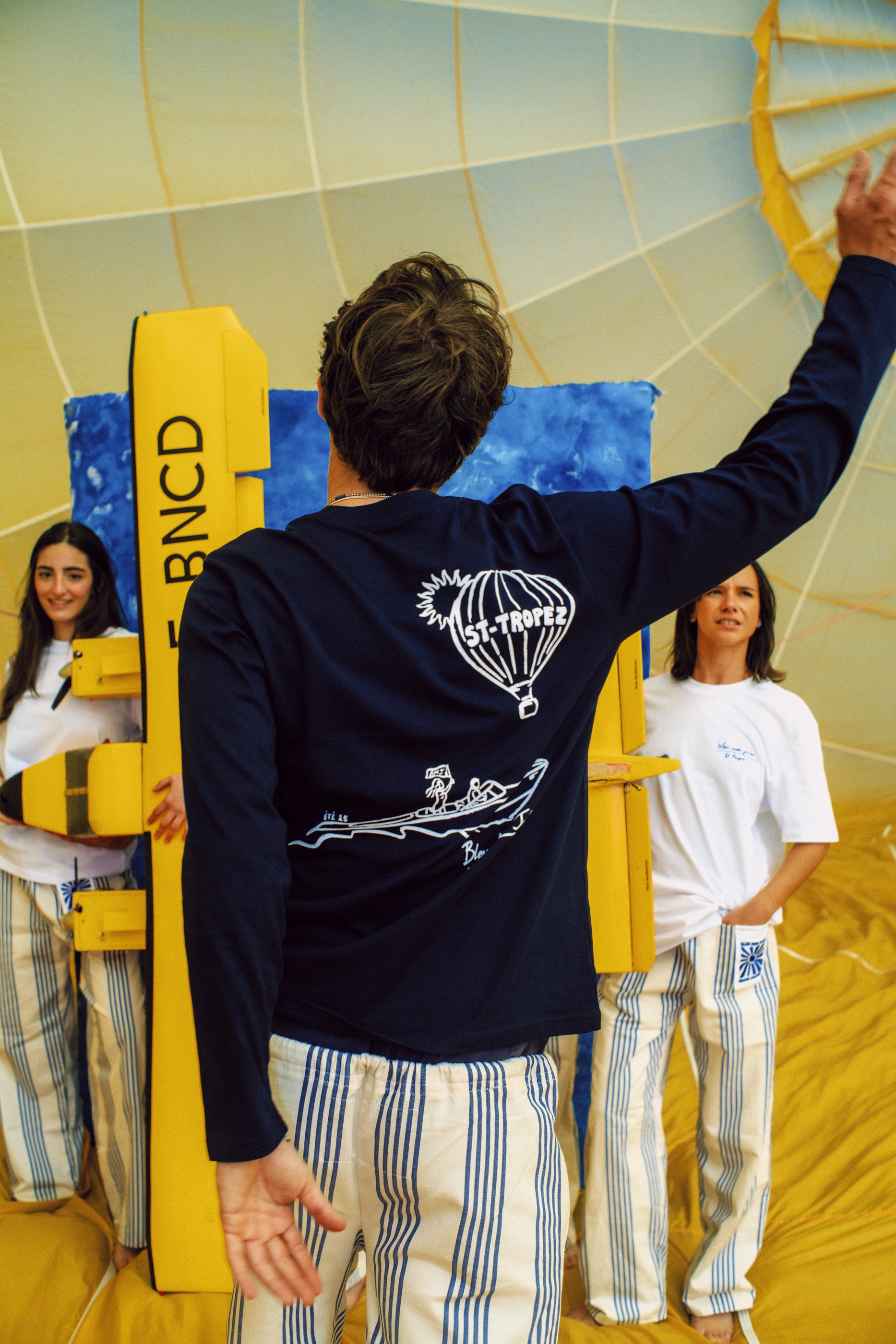 T-shirt manches longues bleu Montgolfière porté