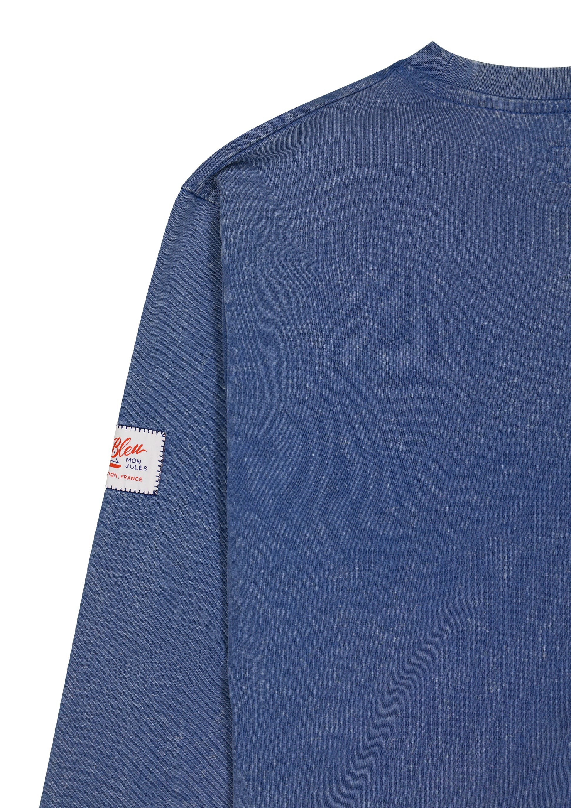 T-shirt bleu indigo délavé Bleu mon Jules avec étiquette rouge couture, collection été unisexe